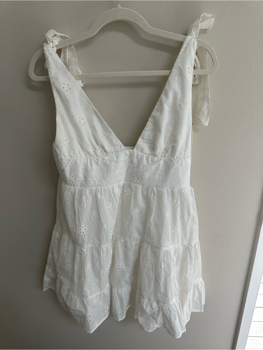 Princess Polly White Eyelet Tie-Shoulder V-Neck Camisole